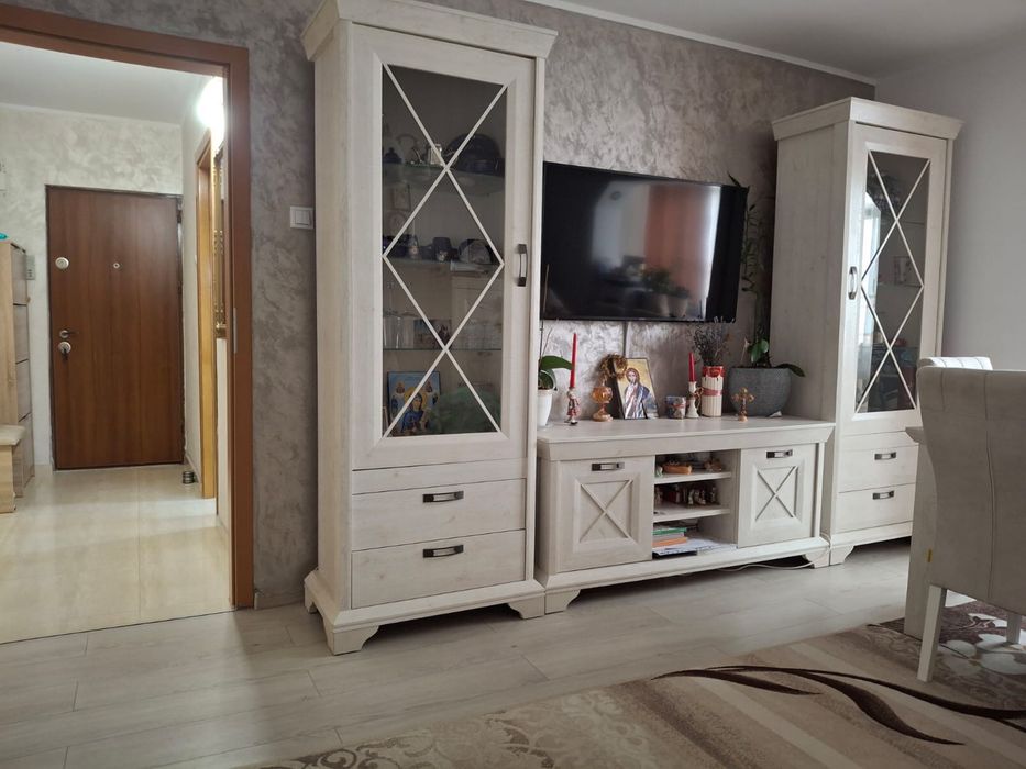 Apartament 4 camere, decomandat, Trivale-2 locuri de parcare+boxă