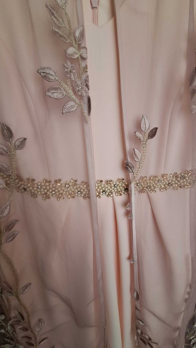 Compleu elegant rochie cu sacou lung produsă de designer spaniol