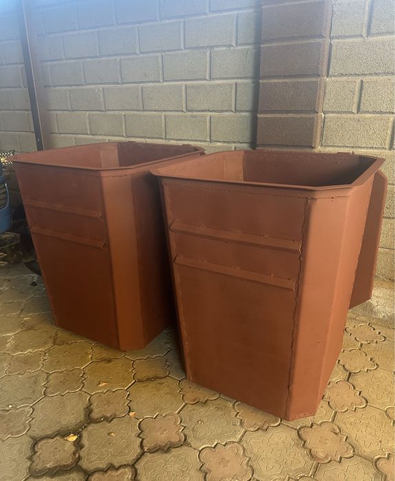 Мусорные контейнеры