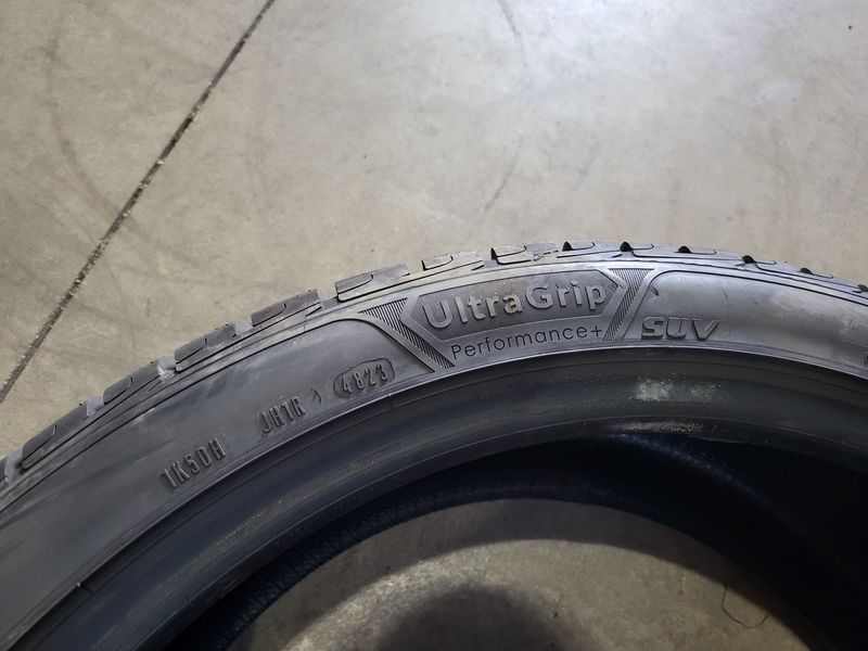 255/40/21 GOODYEAR 2бр