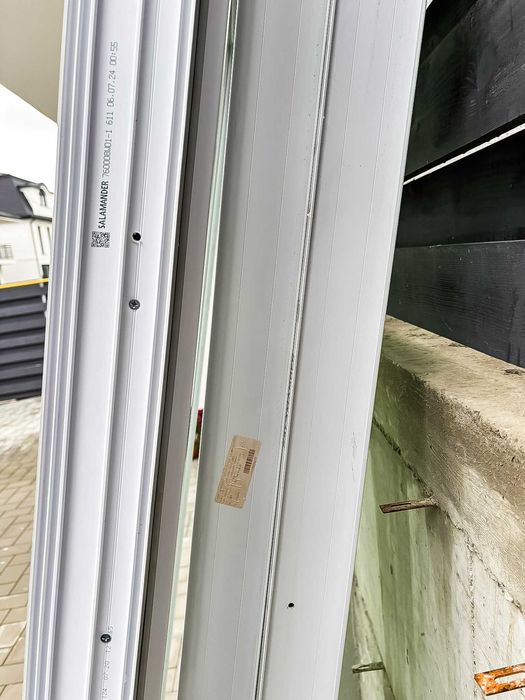 Usa si doua geamuri termopan Salamander, NOI, 3 sticle, 7 camere