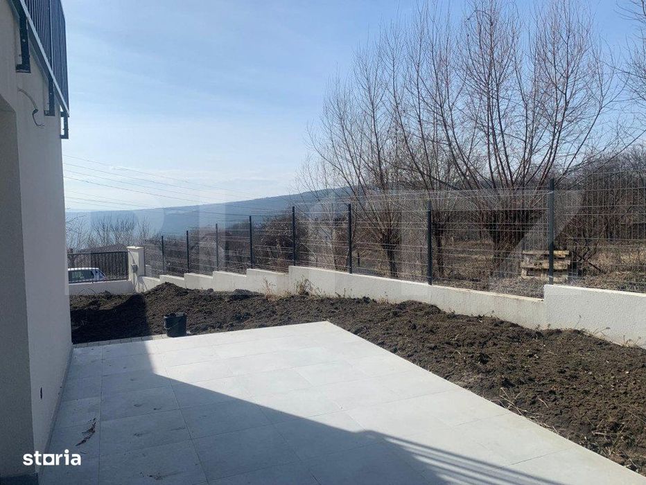 Casa de vanzare, 4 camere, 202 mp, Langa Padure