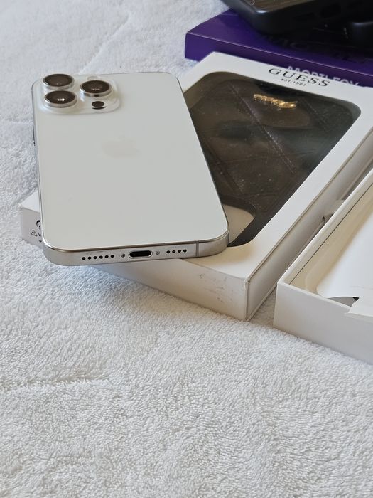 Vând 15 pro max 256GB Silver, stare impecabilă Full box