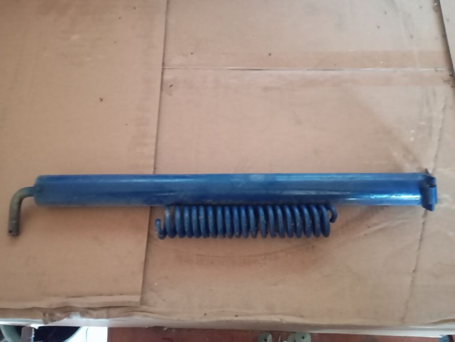 Продам дверной доводчик