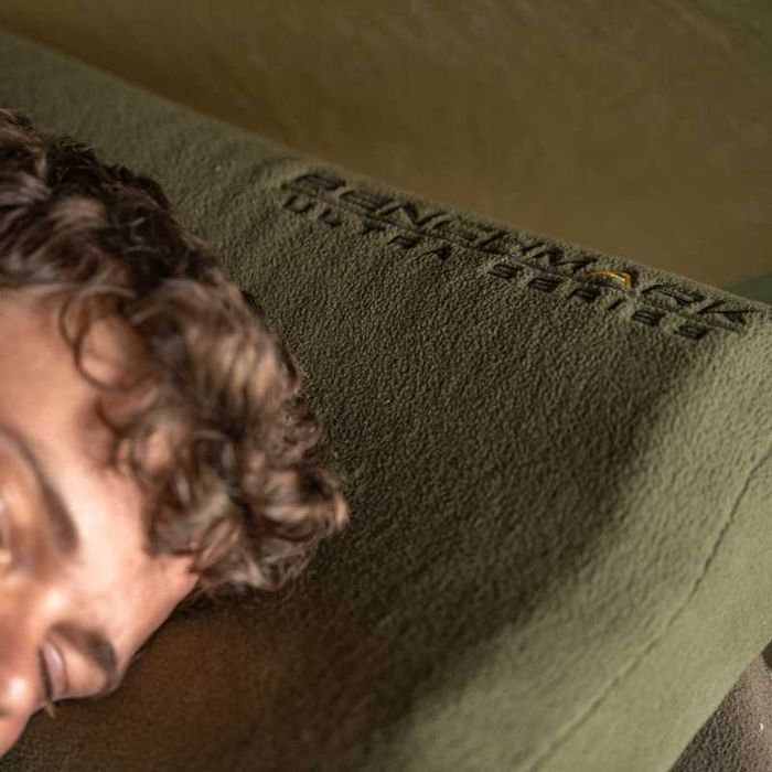Възглавница с мемори пяна Avid Carp Benchmark Ultra Memory Foam Pillow