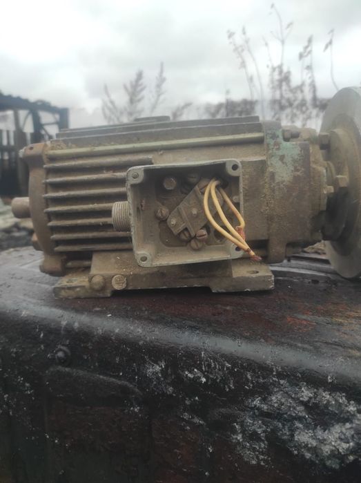 Продам электро двигатель на 380в