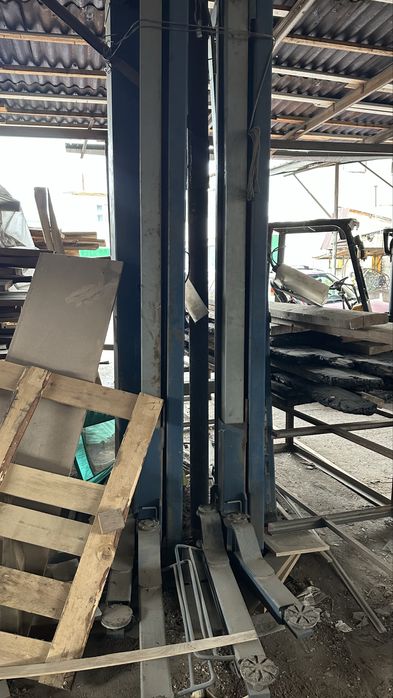 Подъемник винтовой 2шт в рабочем состоянии срочно