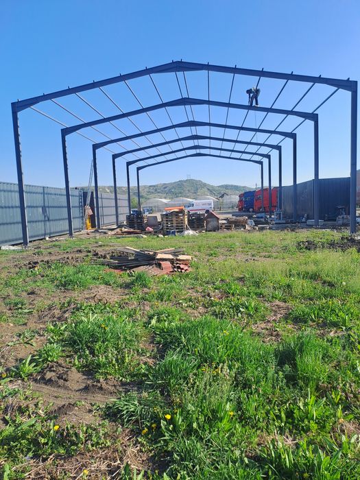 Vând hala metalica 14x28