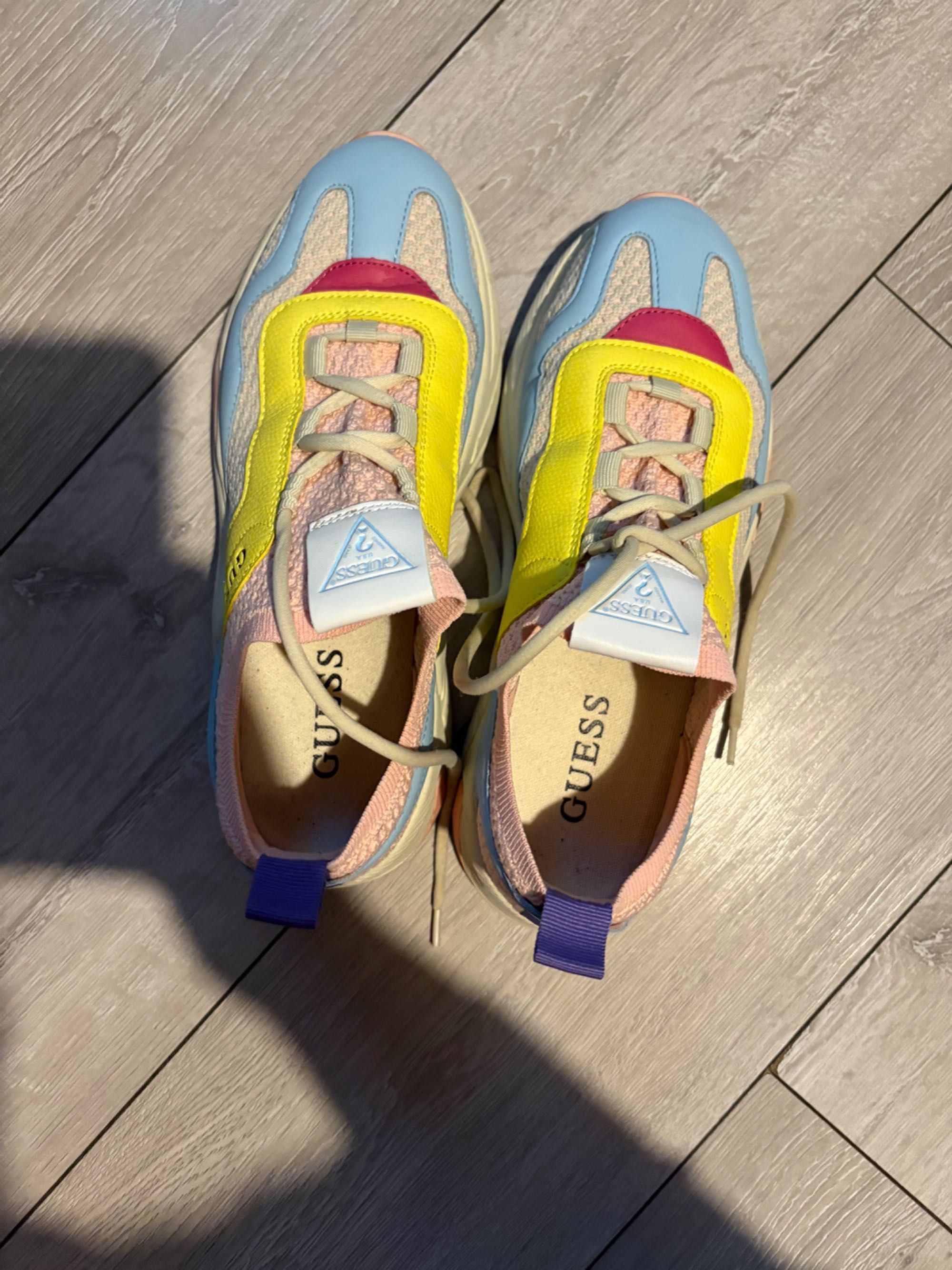 Маратонки Guess, 40 номер