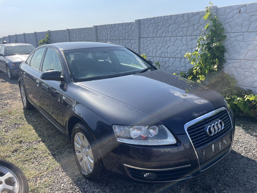 Dezmembrez Audi a 6 motor 2.0