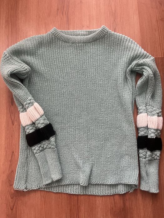 Дамски пуловер перфектен за есента и зимата