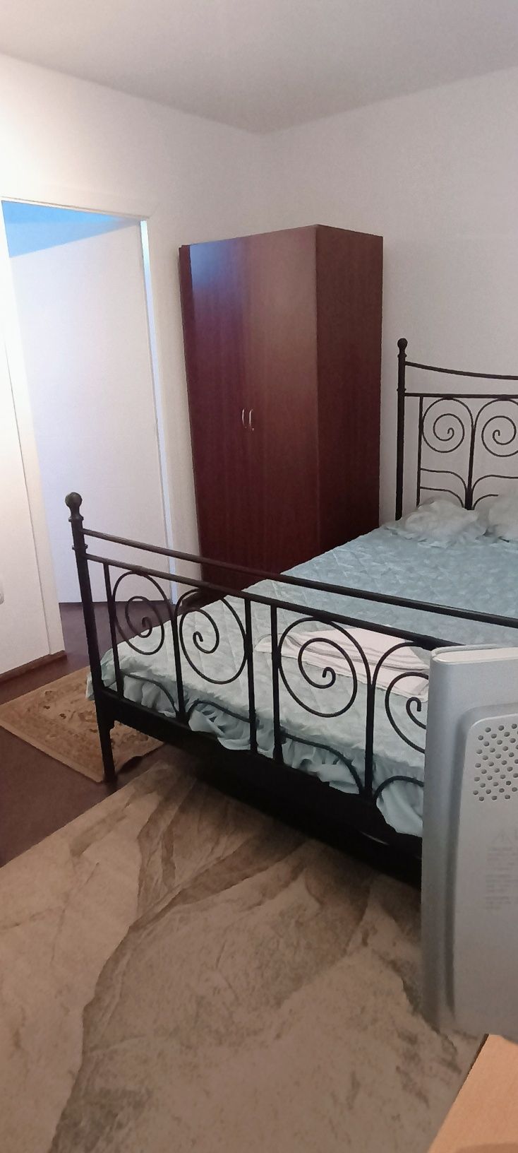 Închiriez apartament 2 camere