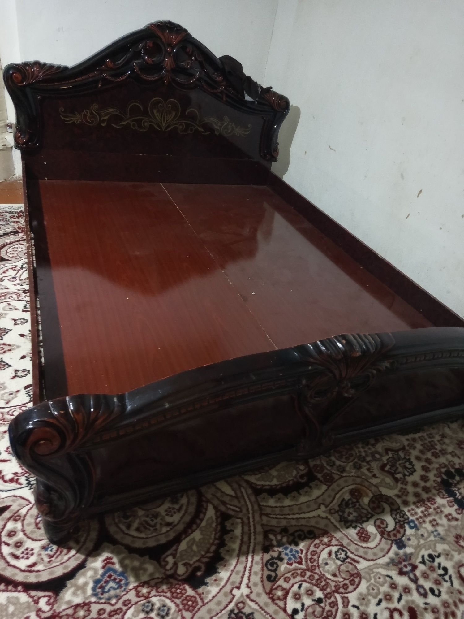 Materiali baquvvat mebel sotiladi