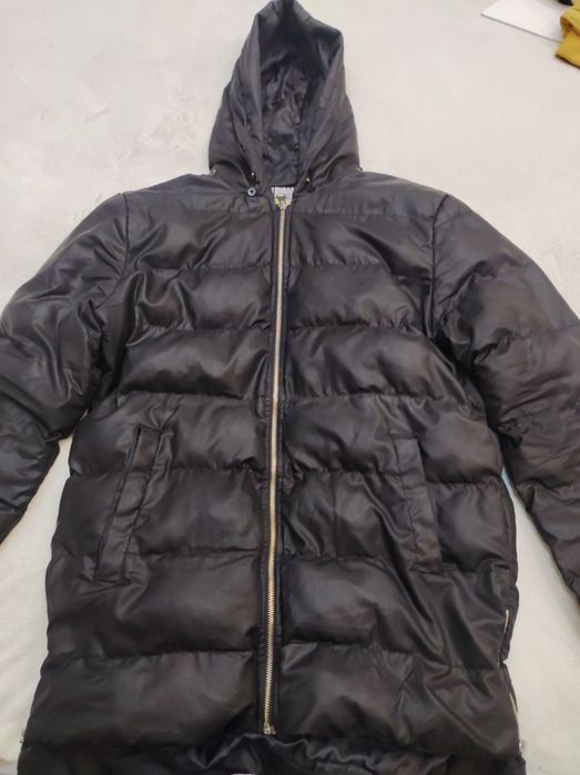 Теплая черная кутрка