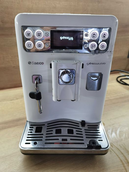 Saeco Exprelia EVO   - с кана за мляко и БГ меню