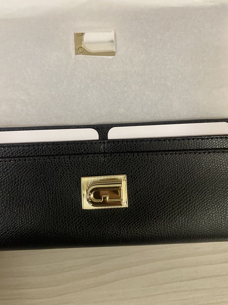 Furla ново портмоне