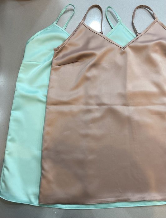 Атласный  топ  под пиджак.