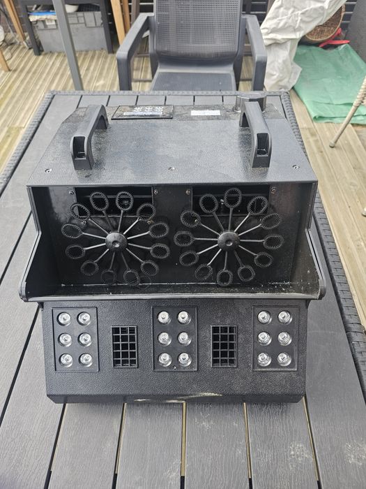 Dispozitiv divertisment bubble cu efect de led ceață.