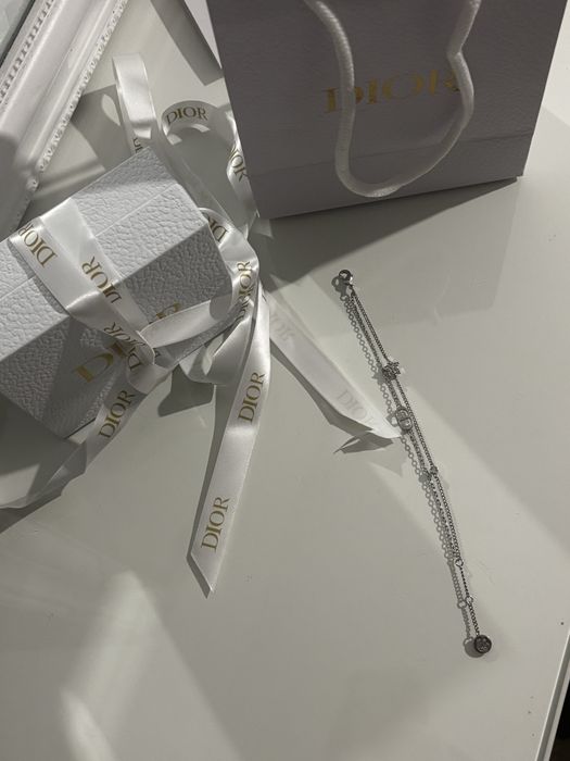 bratara dior , este noua cu punga , am si poza de cand am cumparat o