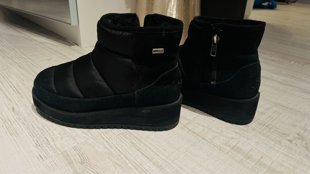 Ghete UGG originale Nr. 36, negre cu platforma, impermeabile