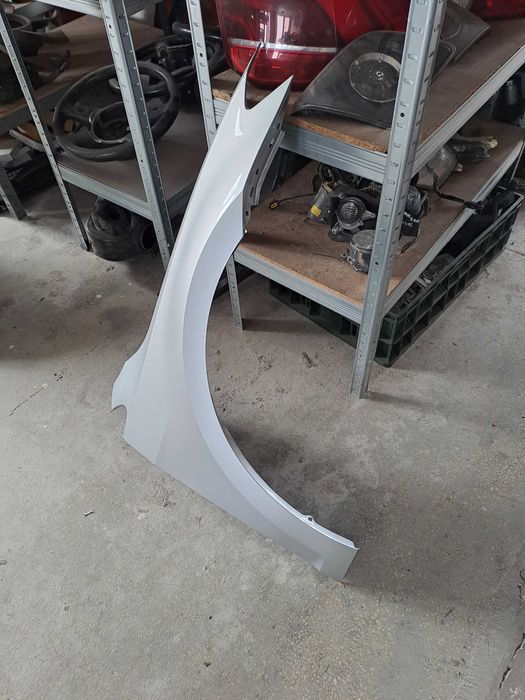 Aripa dreapta Noua VW Golf 7 culoare LA7W