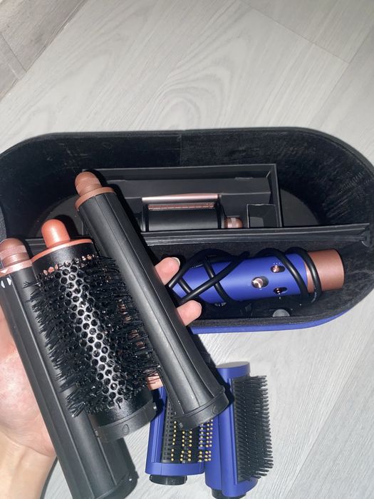 Dyson(не подошел к моему типу волос)