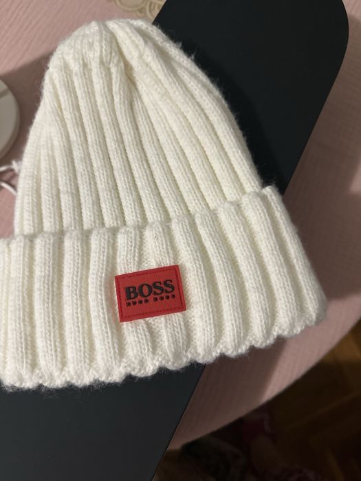Зимна шапка Boss