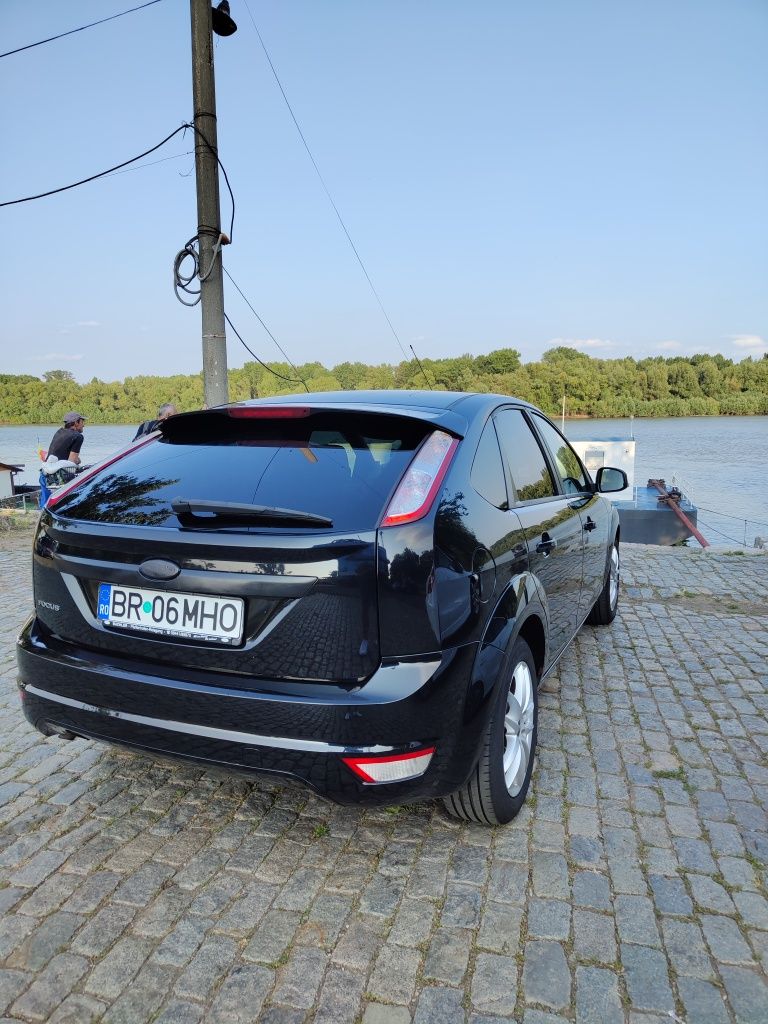 Ford Focus 2 Benzina 1.6 hatchback 2009