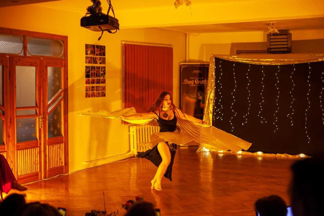 Show Dans Oriental/Bellydance - Dansatoare orientală