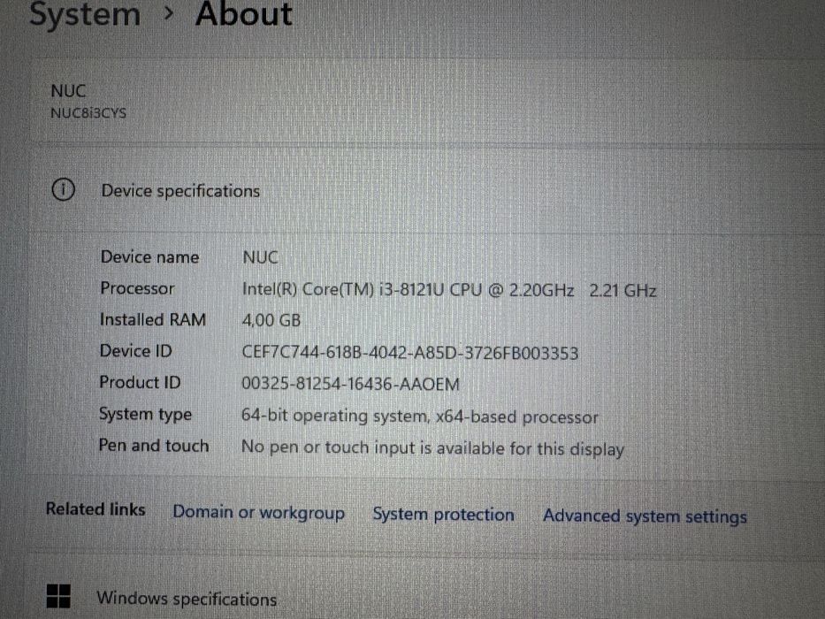 Intel NUC i3 gen8