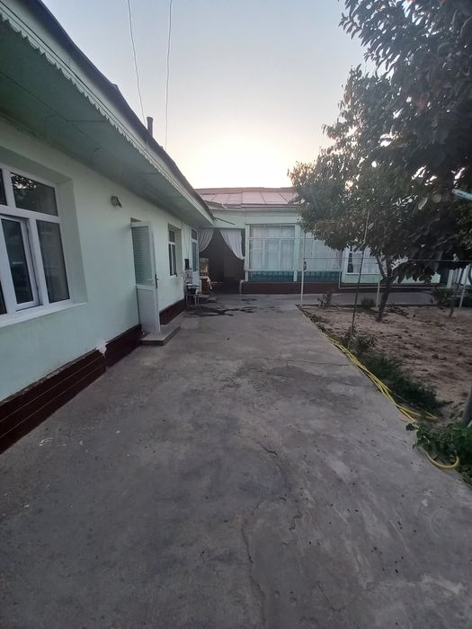 Rakat 6-sotok 20×30 Uchaska sotiladi buzib quriladigon