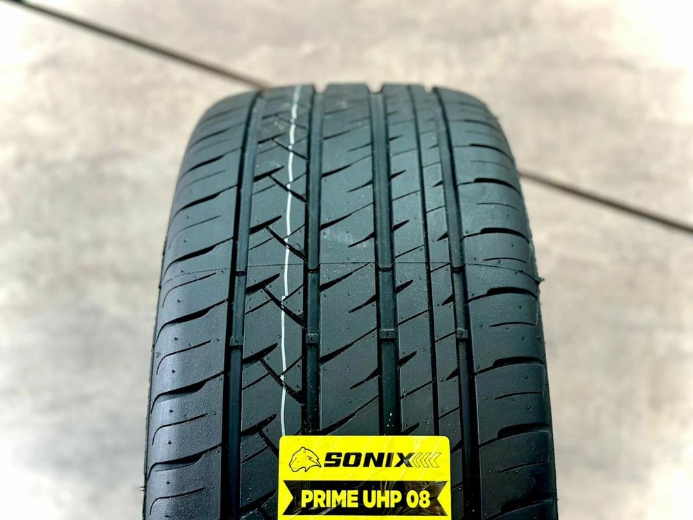 SONIX 235/40R18 Prime UHP 08 95W