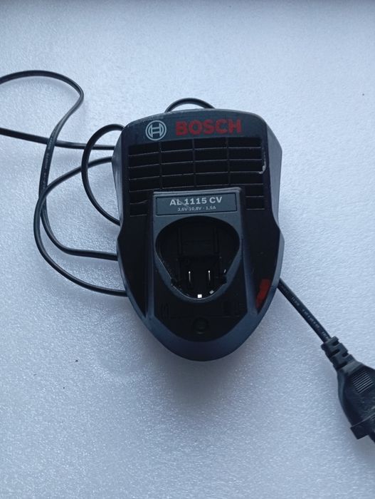 Încărcător Bosch 10.8v-12v