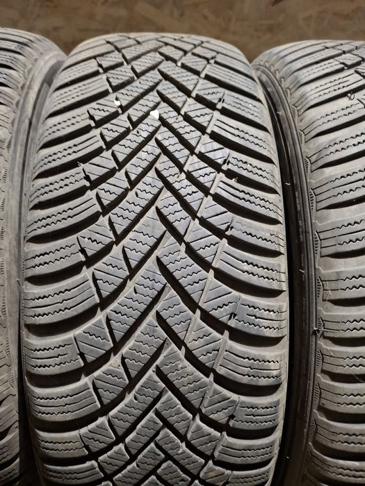 Set anvelope iarna 215/60 R16 Hankook