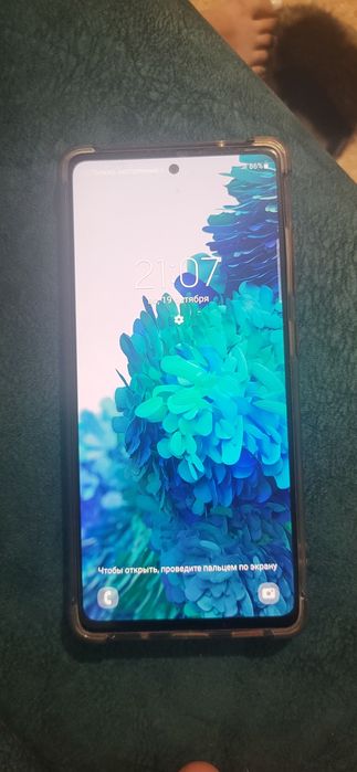 Продам телефон Samsung S20FE