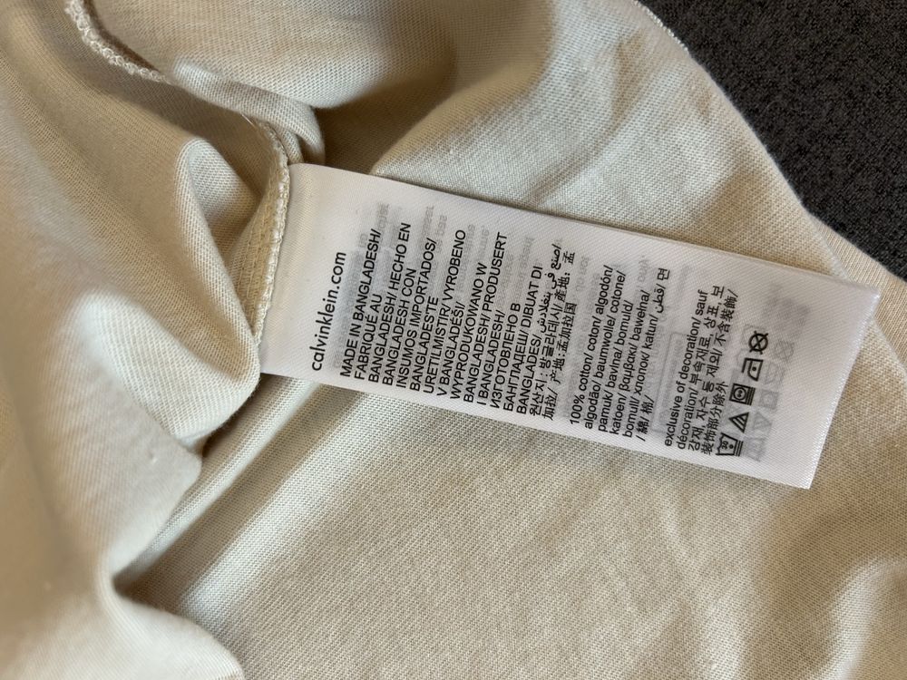Дамска тениска Calvin Klein в бежов цвят, оригинална
