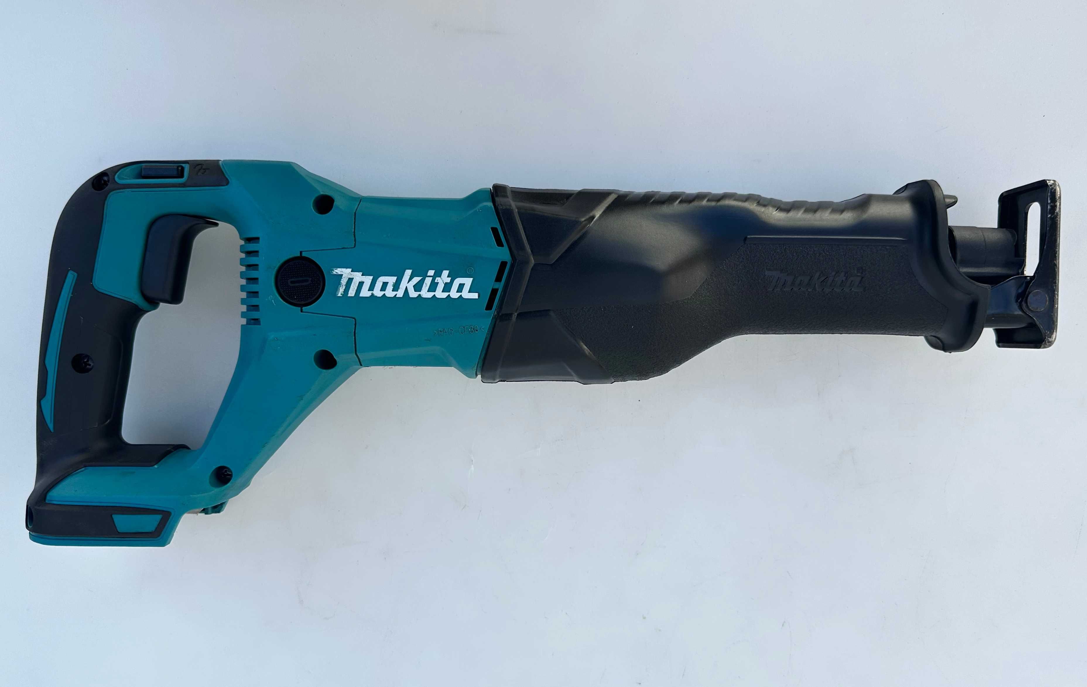 Makita DJR186 - Акумулаторен саблен трион 18V