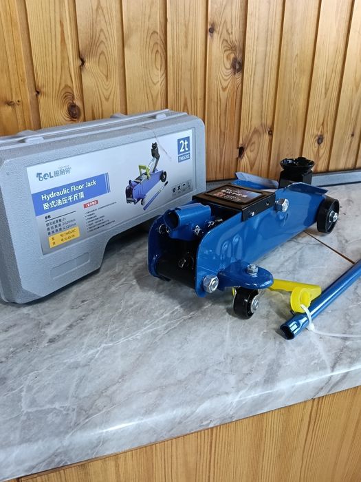 Домкрат Новый 2 тонник. Купить домкрат 2 тонны в Алматы