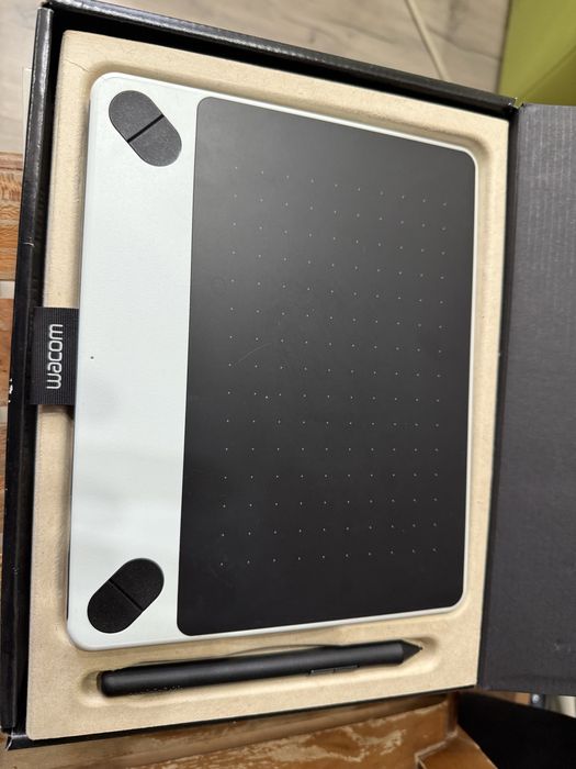 Графический планшет Wacom Intuos