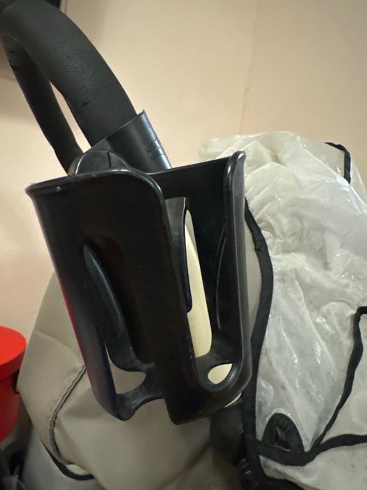 Продавам оригинална количка BabyZen YOYO. Сива . в отлично състояние