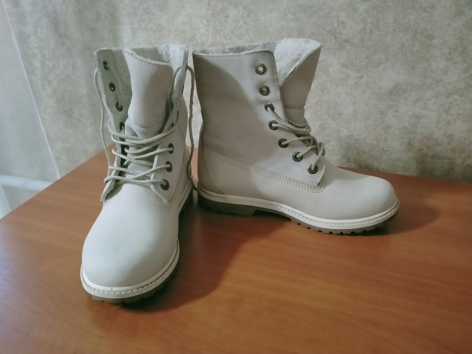 Продам ботинки Timberland оригинал в отличном состоянии.