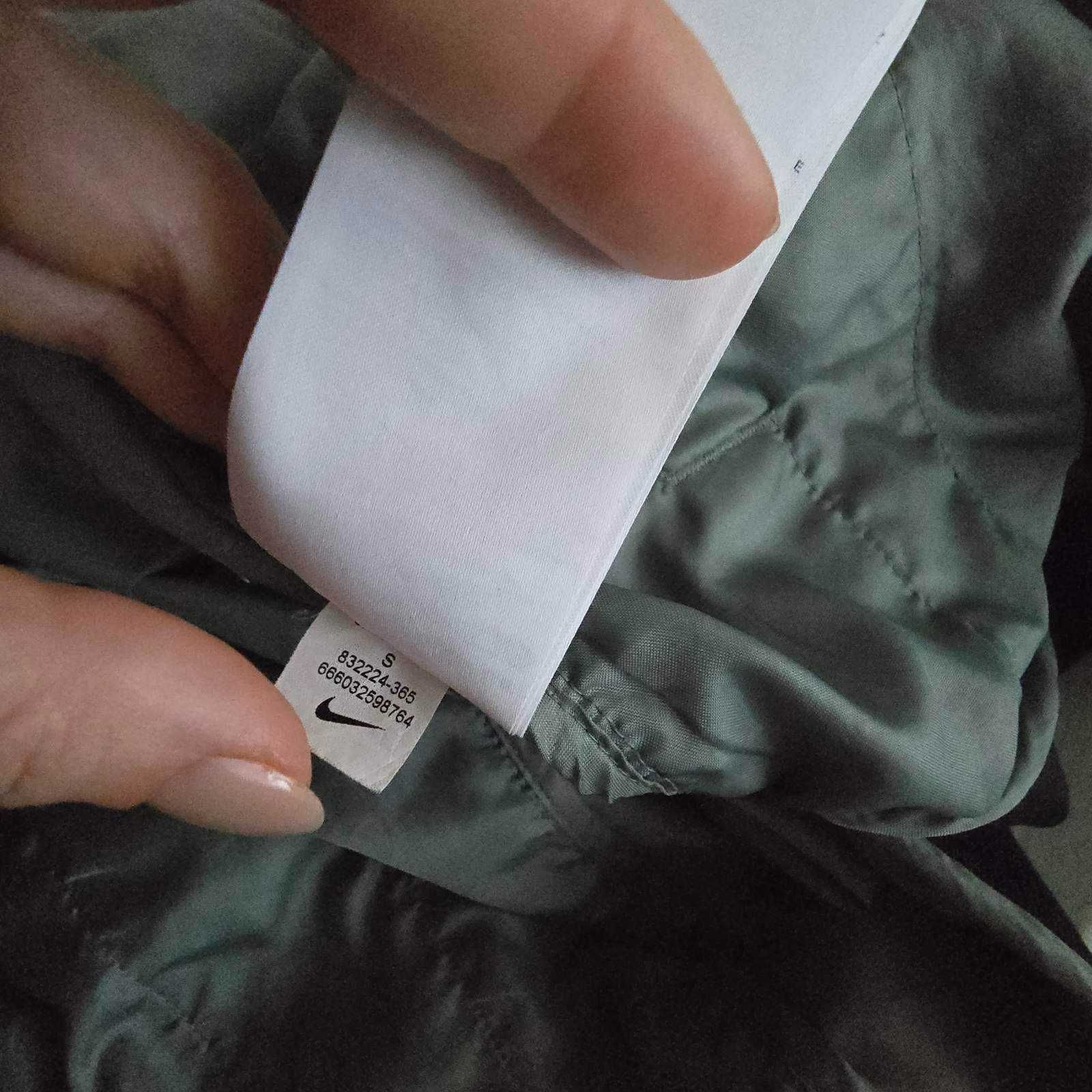Nike sportwear  ветровка