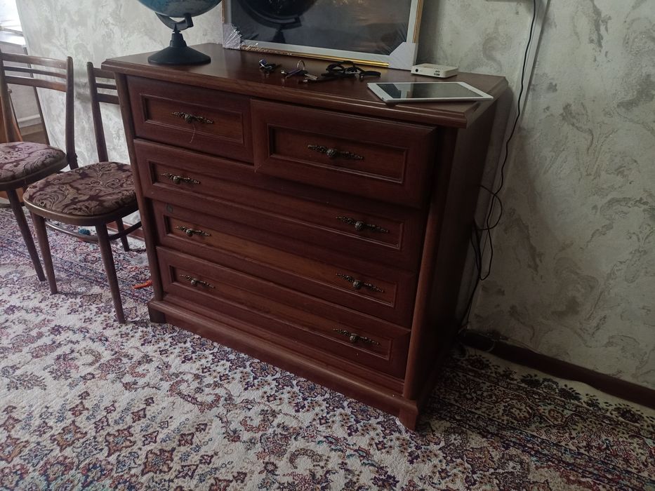 Отдам бесплатно шкаф и кровать