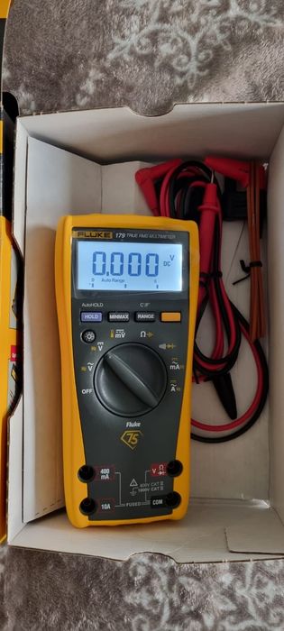 Fluke multimetru