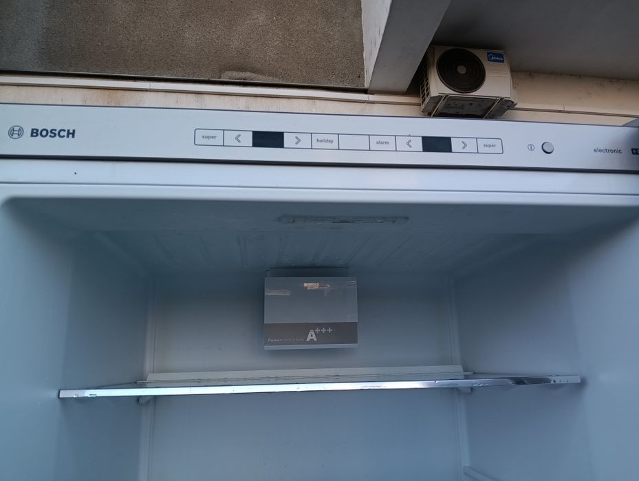 XXL иноксов комбиниран хладилник с фризер Бош Bosch 2 години гаранция