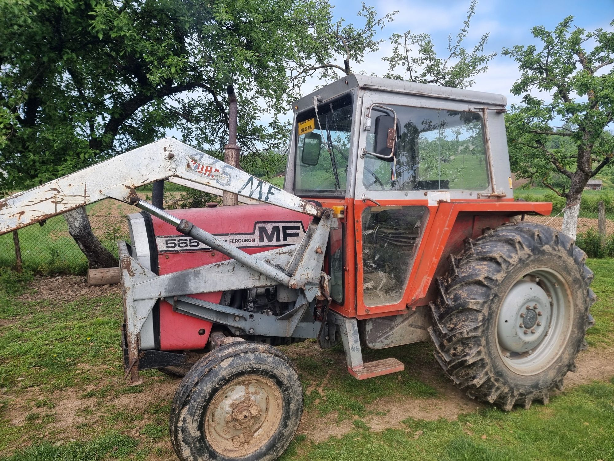 Massey ferguson 565 cu incarcator frontal
