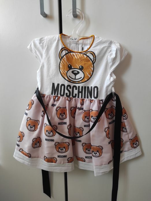 Рокля 86 размер Moschino