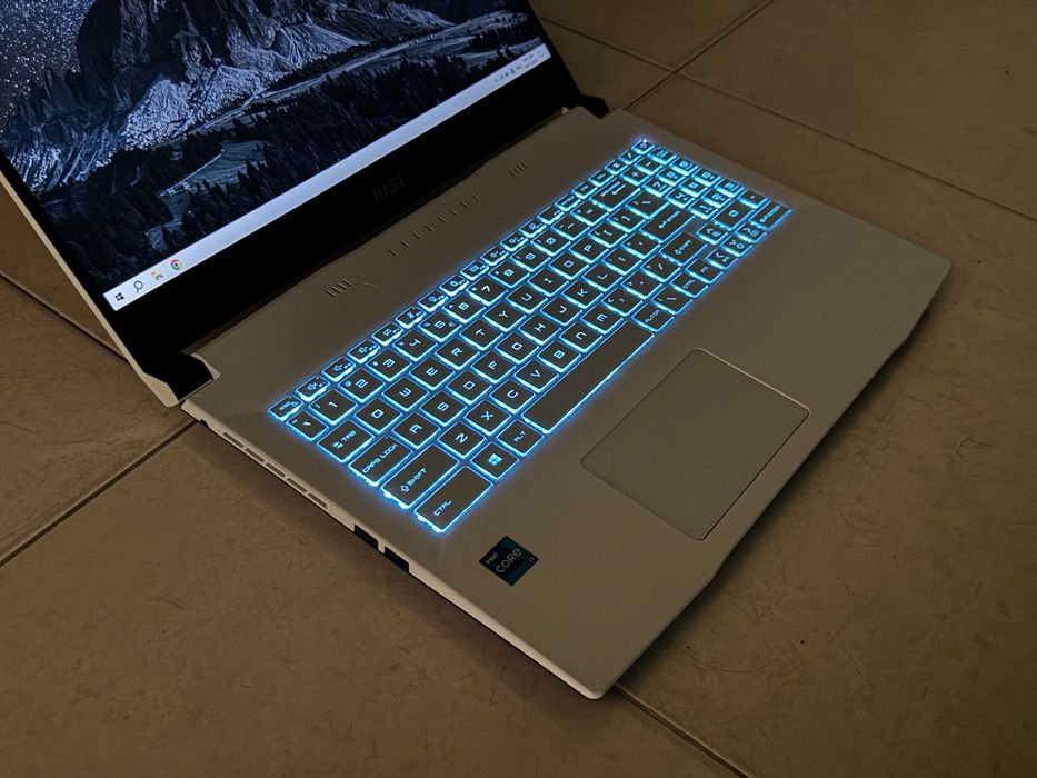 15.6' 144Hz Core i7-11800H MSI Katana 16GB DDR4/512GB NVMe/Подсветка