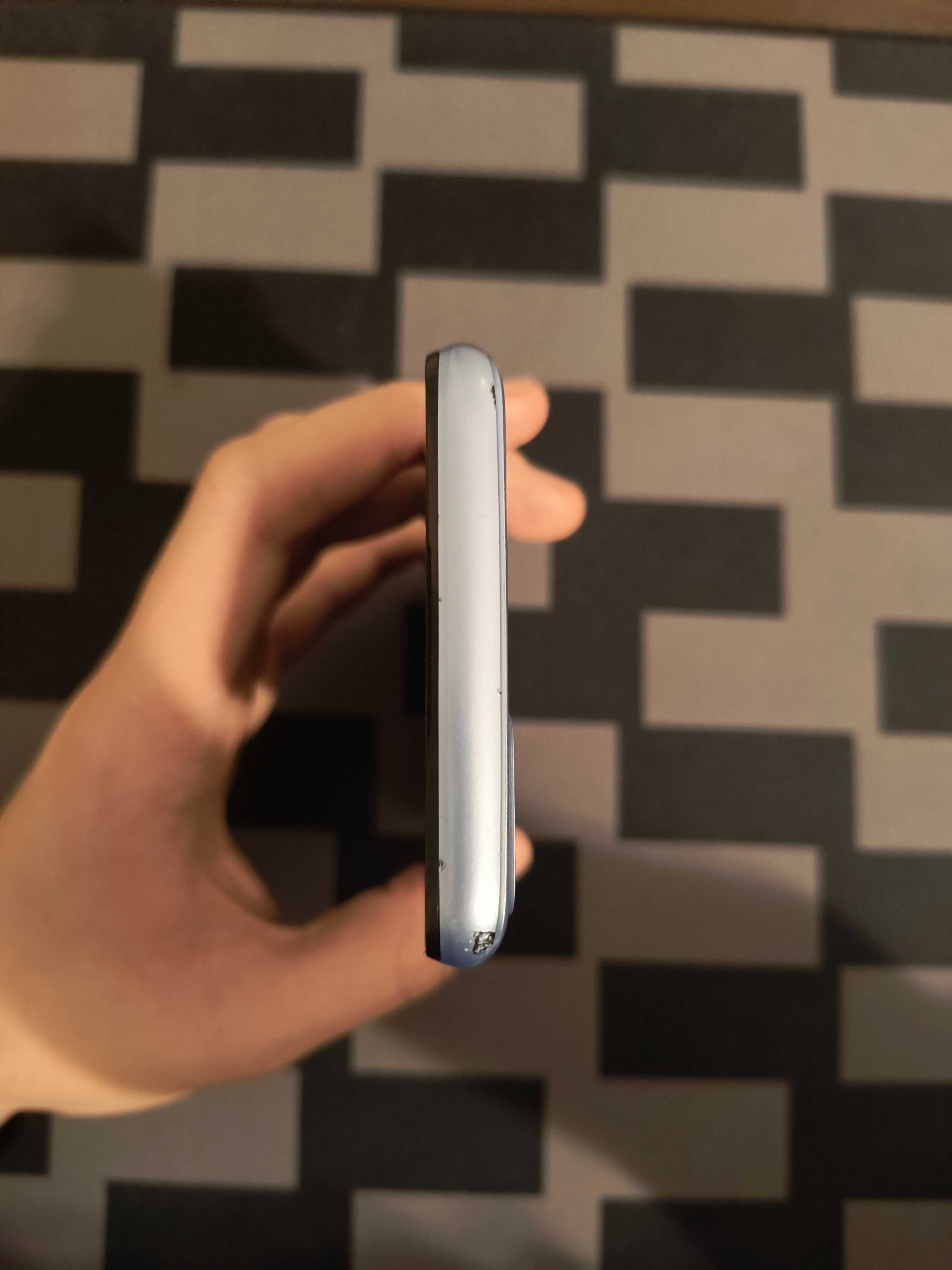Телефон Realme 7i