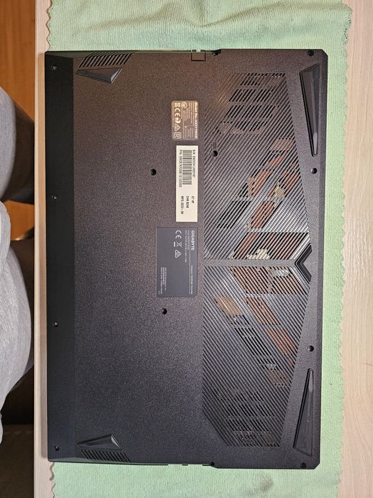 Laptop Gaming Gigabyte G7 RTX 4060